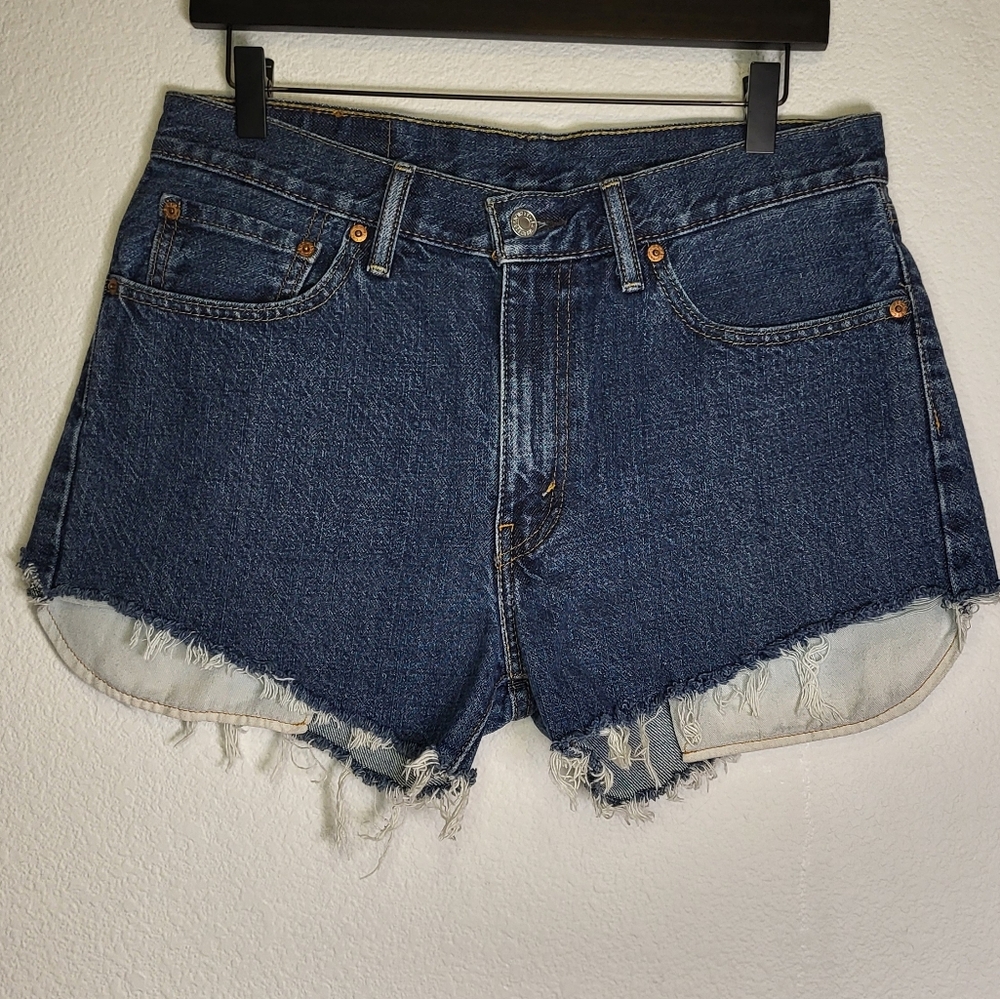 Levi 505 Raw Hem Denim Short Shorts size 32